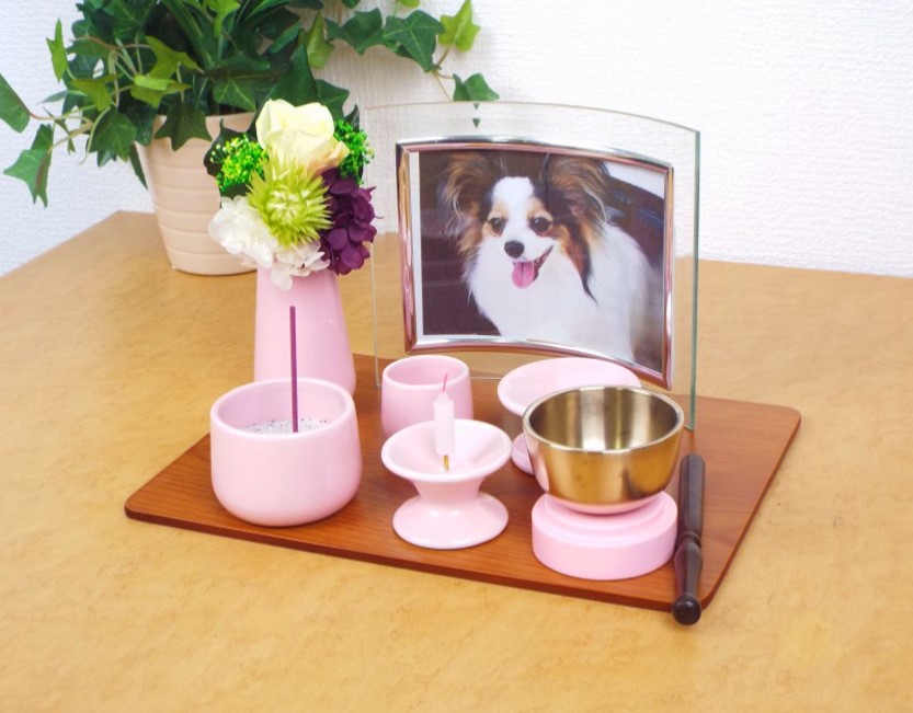 ペット 仏具 ペット ペット ローソク 仏壇 送料無料 仏具 供養セット ペット仏壇 5具足 香炉 ペット 仏具 敷板付 お仏壇の野田 店 ペット仏壇 ガラスフレームプレゼント中 すべて揃った安心のセット品 届いてすぐ使える お線香 ローソク 香炉灰もプレゼント