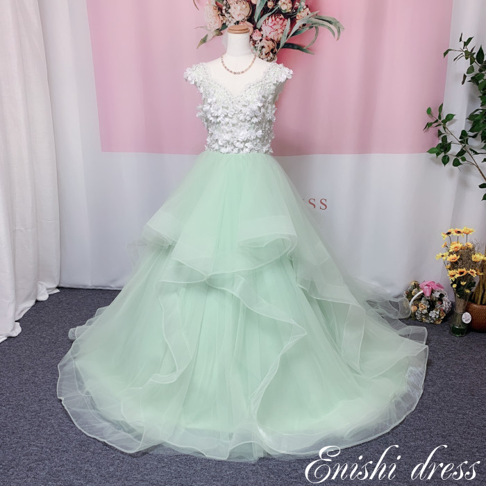 拍婚纱彩色礼服3d花纹v字领珍珠薄荷绿色接着的宴会新娘礼服前,后来拍