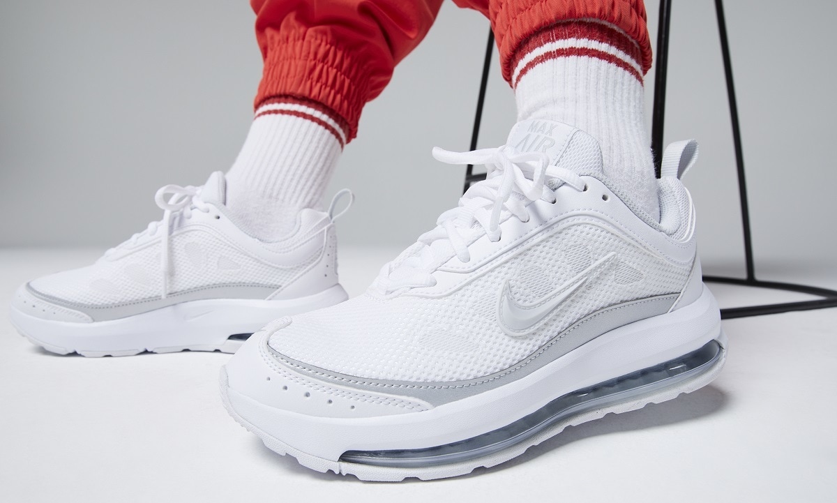 ナイキ NIKE エア マックス AP ウィメンズ サイズ22.5cm ナイキ ウィメンズ エア マックス AP/WMNS NIKE AIR MAX AP
