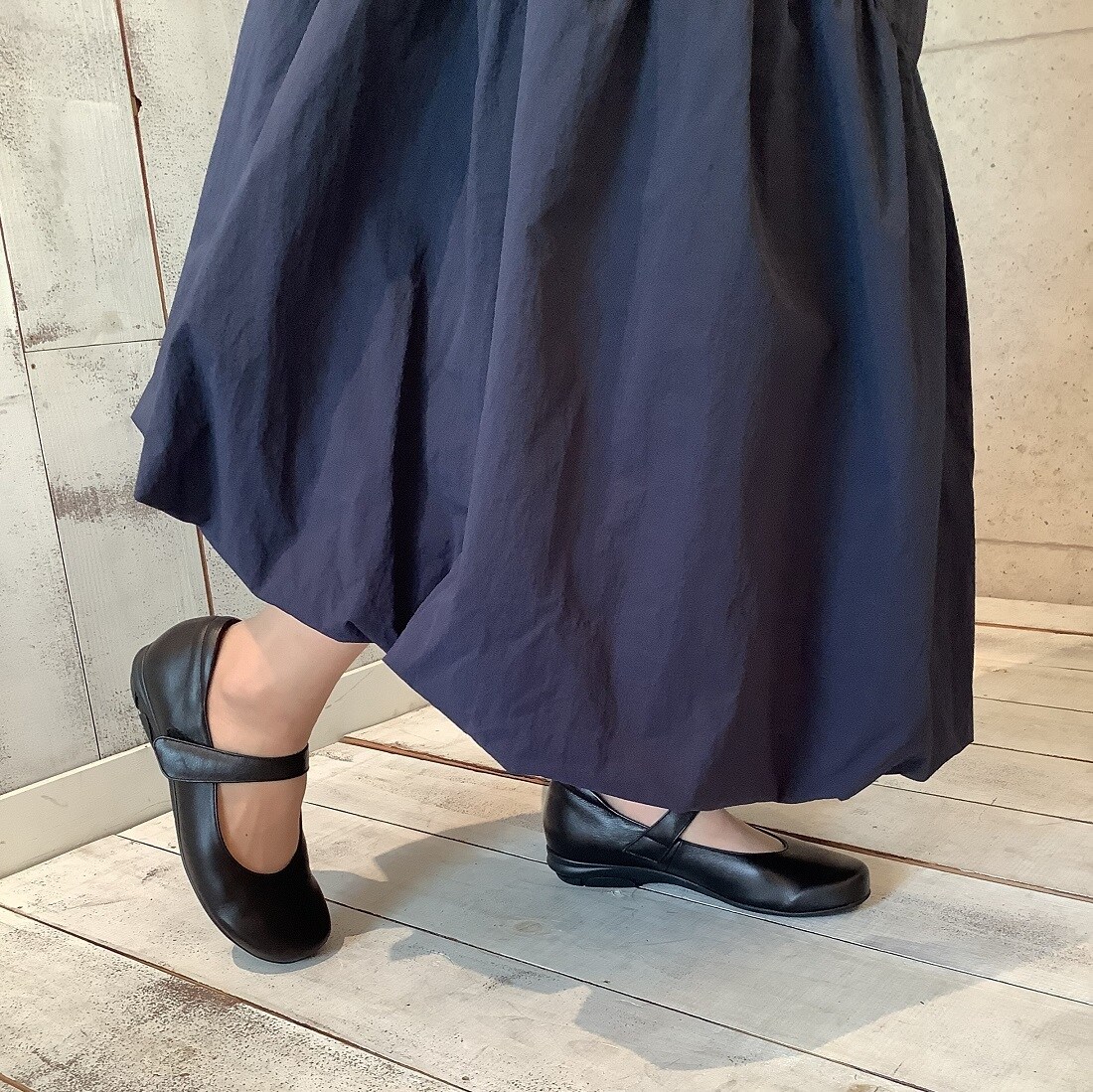 【愛されロングセラー】【日本製/本革/3E幅】「やみつきふかふかインソール」 ストラップパンプス／ブランブルー（ブランブルー）