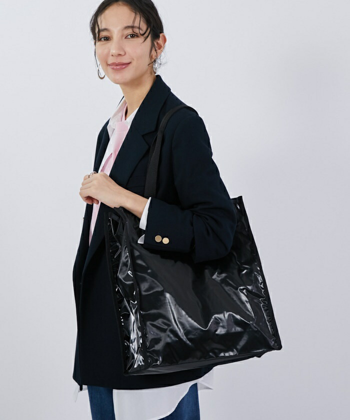 LeSportsac(レスポートサック) トートバッグ A4収納可 極美品】レスポートサック 鍵付き トートバッグ マザーズバッグ