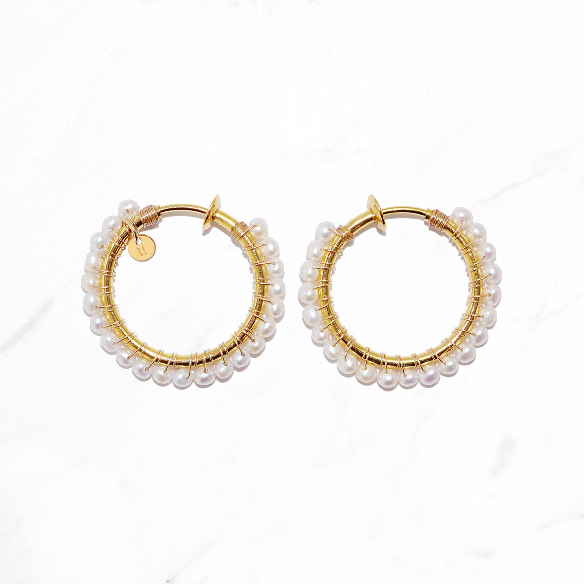 パール巻フープイヤリング M/ナチュラリジュエリ(NATURALI JEWELRY)|丸井(マルイ)店
