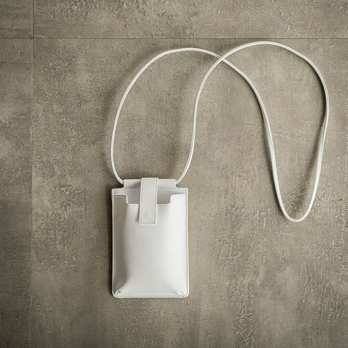 【APPLE LEATHER】スマホケース／ブランメゾン（BLANC maison）｜丸井（マルイ）店
