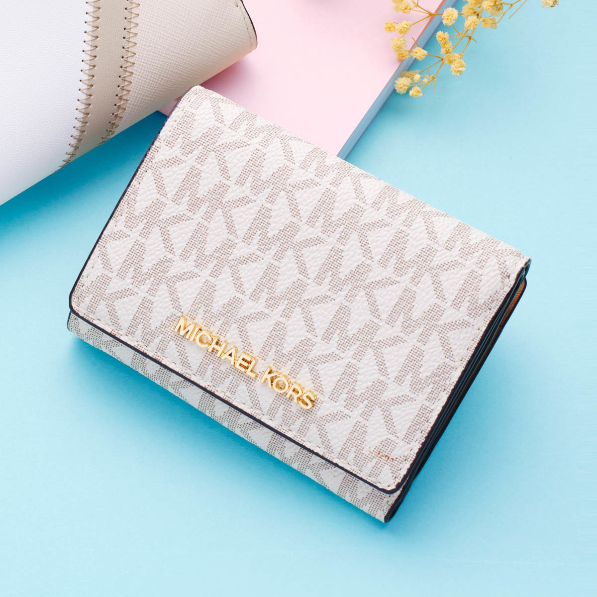 【Michael Kors】GREENWICH ジップアラウンド タブ ウォレット GREENWICH ジップアラウンド タブ ウォレット ミディアム
