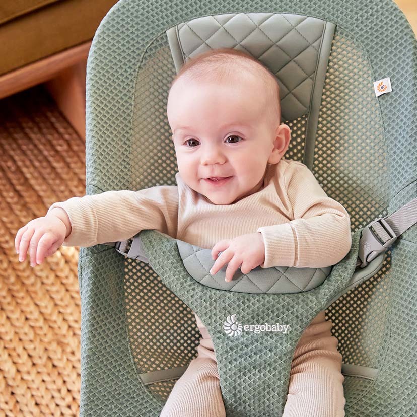 【ergobaby エルゴベビー】evolve バウンサー メッシュ/セージグリーン/ダッドウェイ(DADWAY)|丸井(マルイ)店