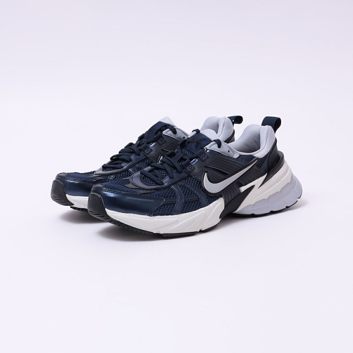 NIKE: V2K RUN／ナイキ（NIKE）