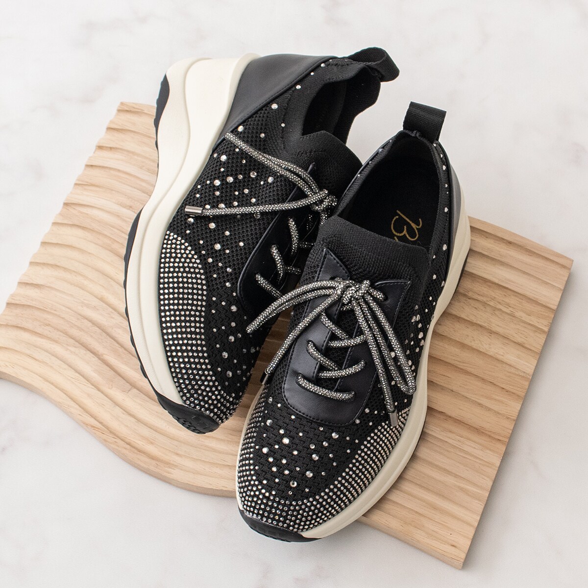 Bridget Birkin◆6.5珊踵◆ビジューシューレーススニーカー／ブリジット 赤ちょうちんキン（Bridget Birkin） レディース靴-靴-スニーカー