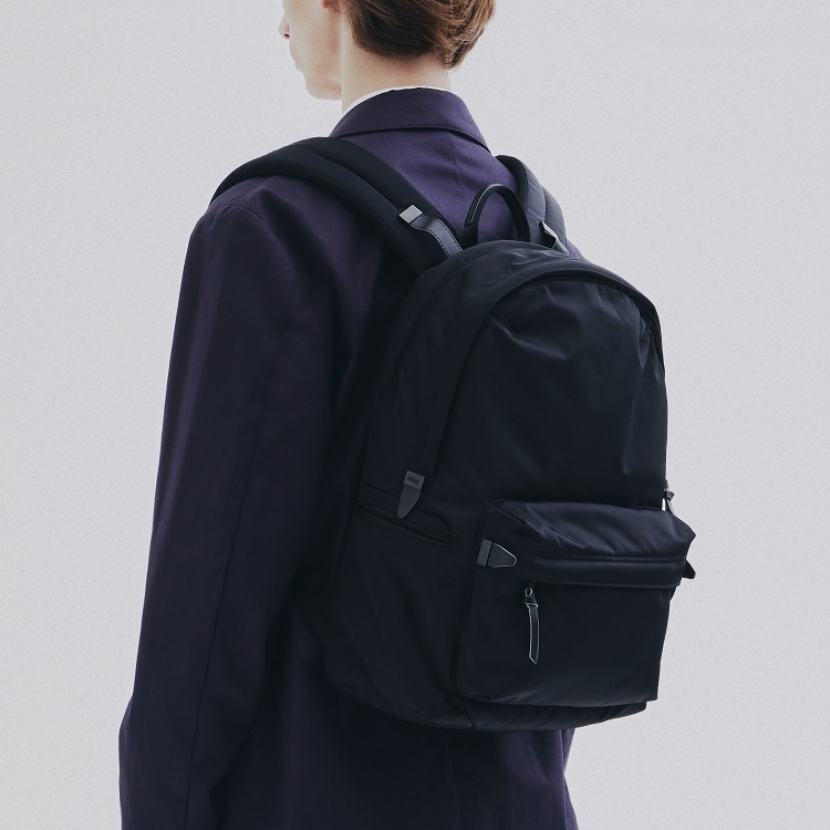 楽天市場】【中古】UNTRACE KNAP PACK 2 バックパック ブラック