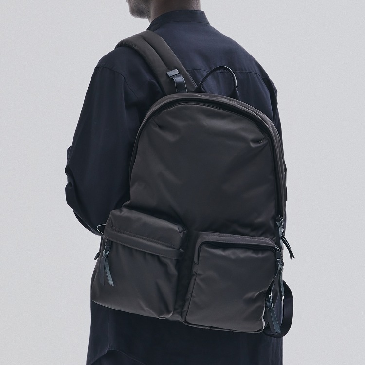 楽天市場】【中古】UNTRACE KNAP PACK 2 バックパック ブラック