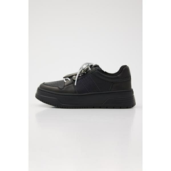 STJ10th limited sneakers／スタッカート（STACCATO）