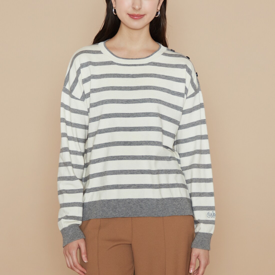 ボーダー柄刺繍入りニットプルオーバー／ラ・クープ（LACOUPE）