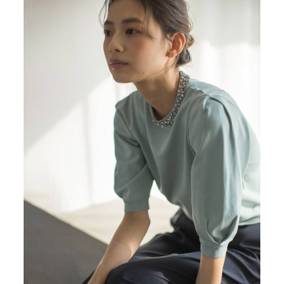 【WEB限定】ビジューパフスリーブ ニット／組曲（KUMIKYOKU）｜丸井（マルイ）店