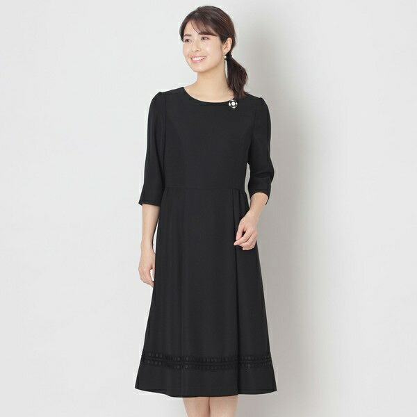 ヘムボーダーレース ワンピース／トゥービーシック（TO BE CHIC）