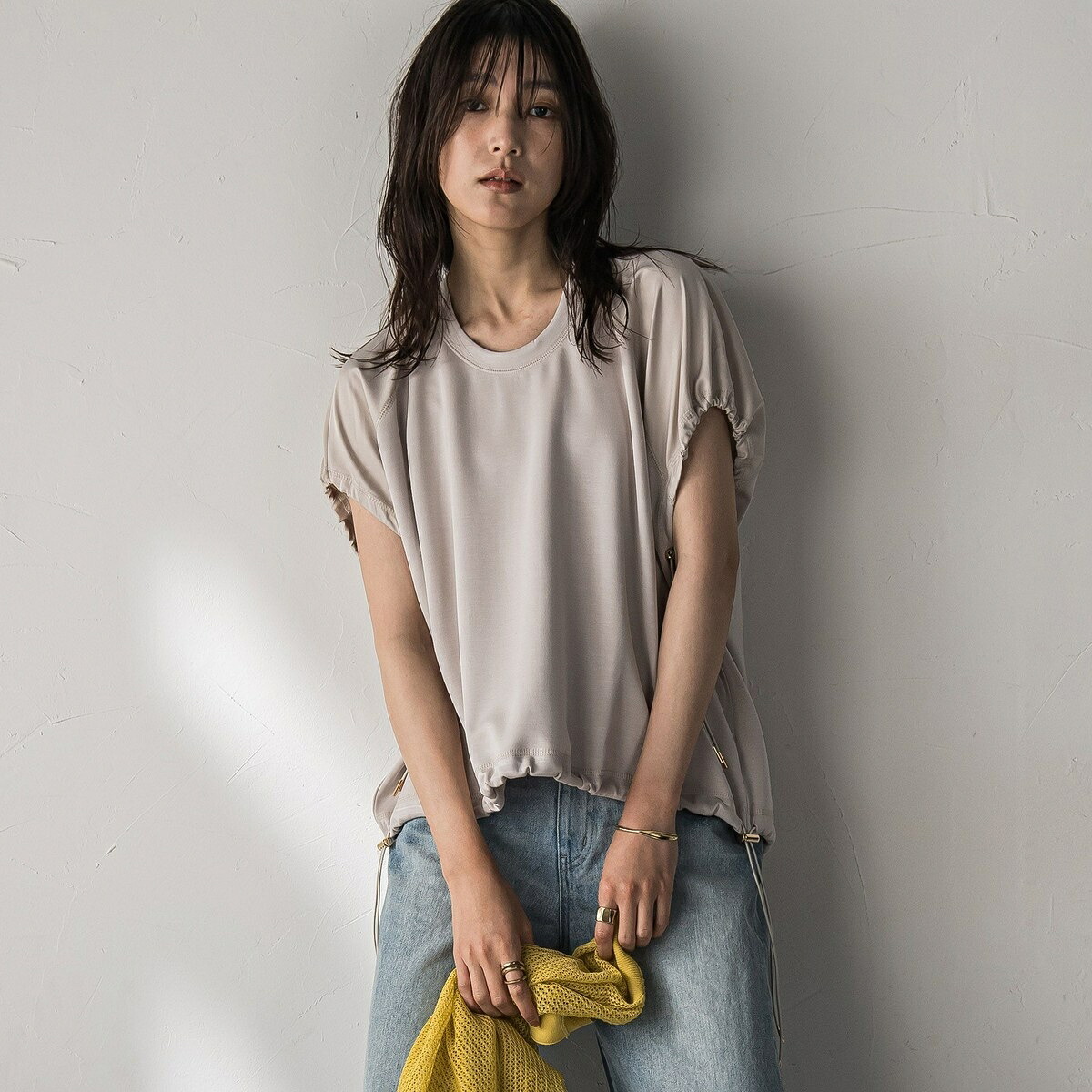 【WEB限定】異素材切替えドロストギャザープルオーバー≪洗濯機で洗える≫／メイソングレイ（MAYSON GREY）画像