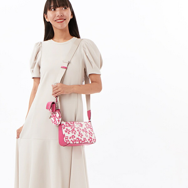 JET SET TRAVEL シークイン フローラルプリント クロスボディ ウィズ テックアタッチ／マイケル・コース（Michael Kors）