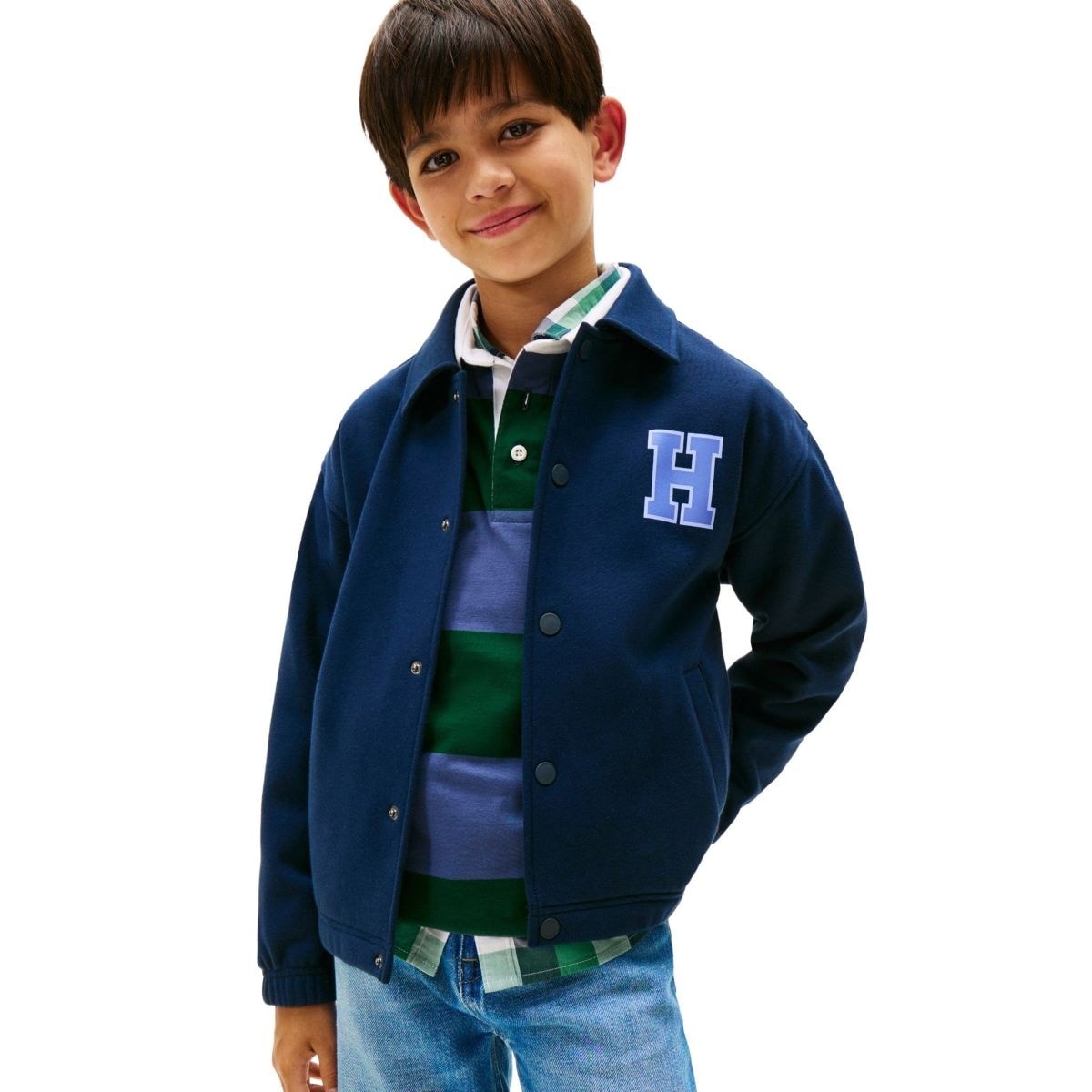 BOYS バーシティマルチバッジプリントボンバージャケット／トミー ヒルフィガー（Tommy Hilfiger）