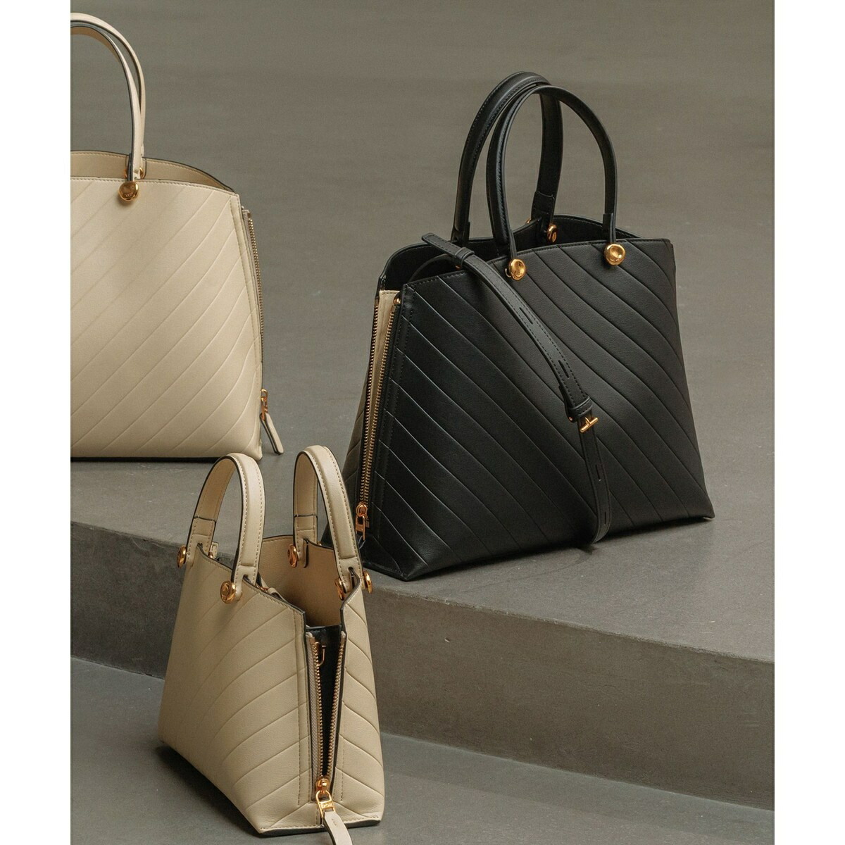 【E'POR】【数量限定】Y BAG Medium Emboss／ロペ（ROPE'）