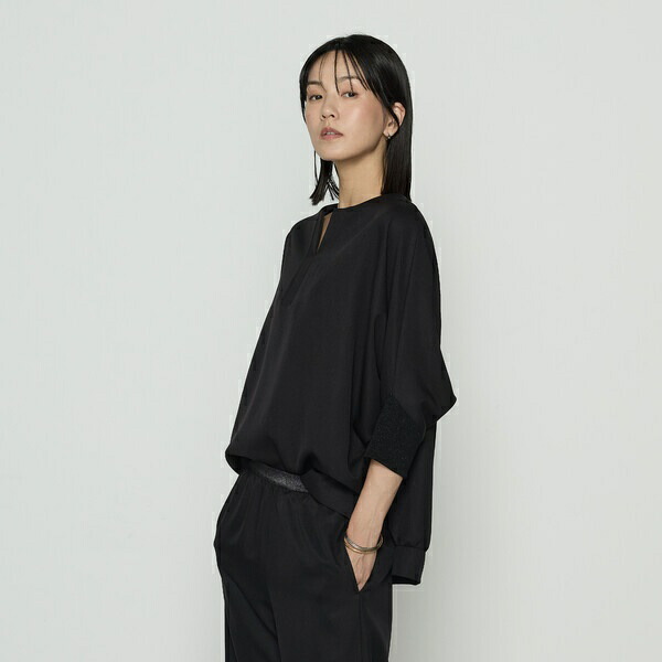 パウダーツイルストレッチ ドルマンスリーブプルオーバー／ギャバジン K.T（Gabardine K.T）