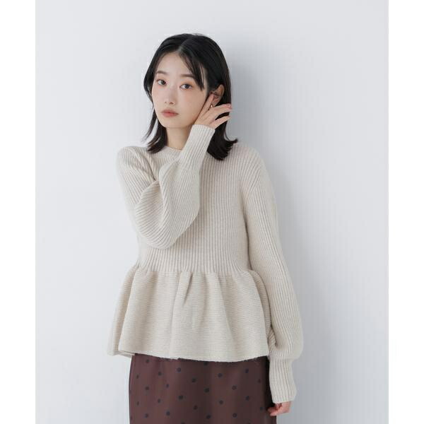 フォルムペプラムニット／ナチュラルビューティーベーシック（NATURAL BEAUTY BASIC）