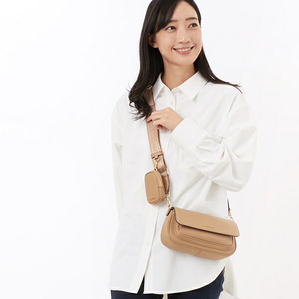 JET SET TRAVEL SM FLP XBDY W/ TECH ATTCH クロスボディ／マイケル・コース（Michael Kors） 16,606円