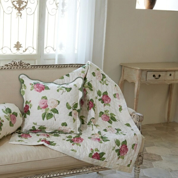 カミール柄 キルトマルチカバー 140×100cm／ローラ アシュレイ（LAURA ASHLEY）