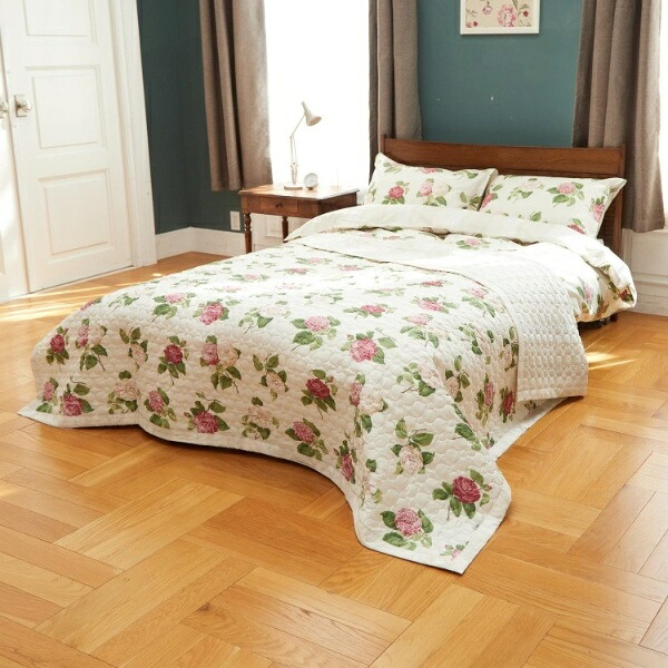 カミール柄 キルトマルチカバー 200×200cm／ローラ アシュレイ（LAURA ASHLEY）