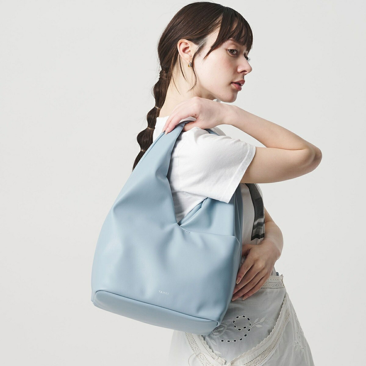 ＜YAHKI＞レザーライク ソフト クロス ビッグ ショルダーバッグ／ビューティー＆ユース ユナイテッドアローズ（BEAUTY＆YOUTH）