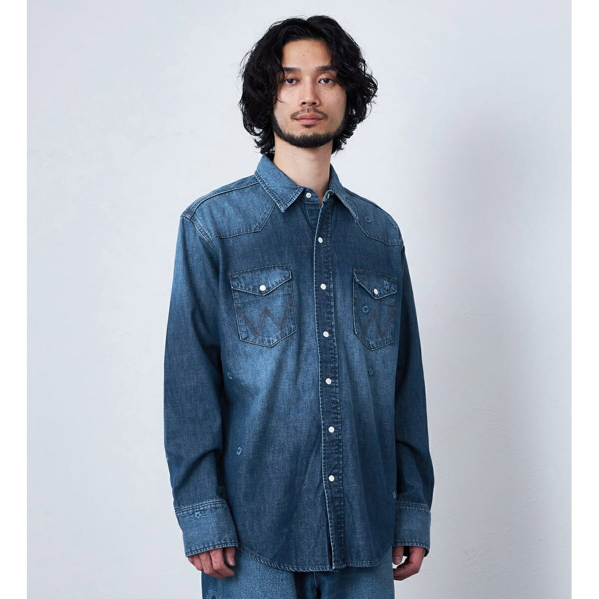 【US ORIGINAL】27MW ウエスタンデニムシャツ フラワーエンブロイダリー／ラングラー（Wrangler） カジュアルシャツ-トップス