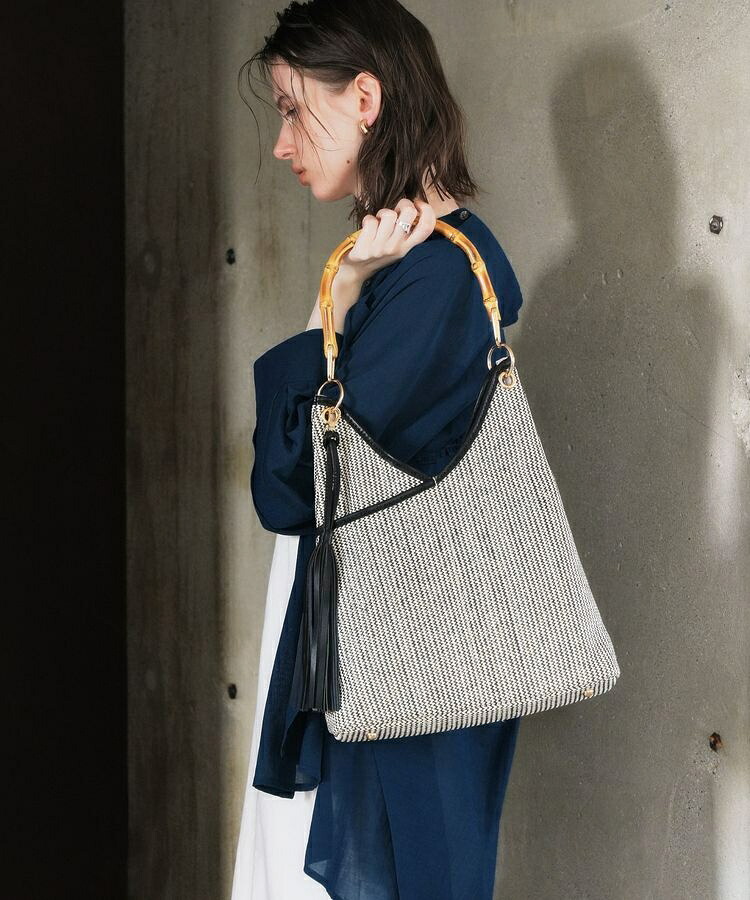 【A4対応】チャーム付き2wayショルダーバッグ／イェッカ ヴェッカ（YECCA VECCA）