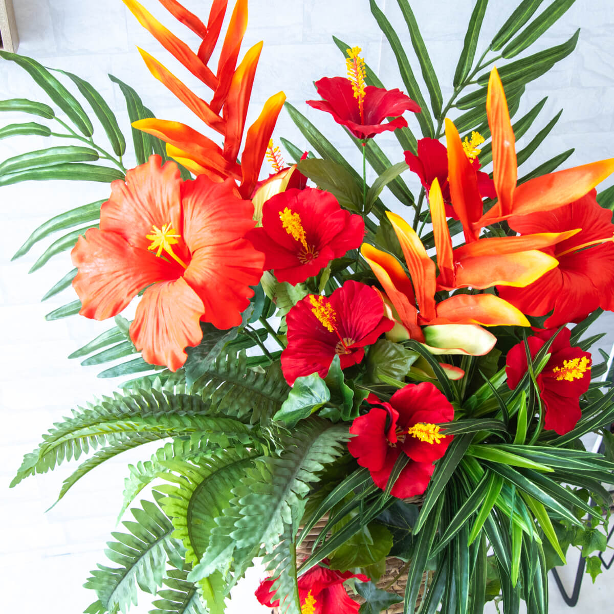 楽天市場 造花スタンド花 お祝い立札無料 造花 フラワーアレンジメント 開店祝い フラワースタンド アートフラワー お祝い花 開店花 インテリア フロアサイズ おしゃれ 住宅展示場 モデルハウス ギフト Pa172 造花スタンドアレンジ ハイビスカス ヘリコニア