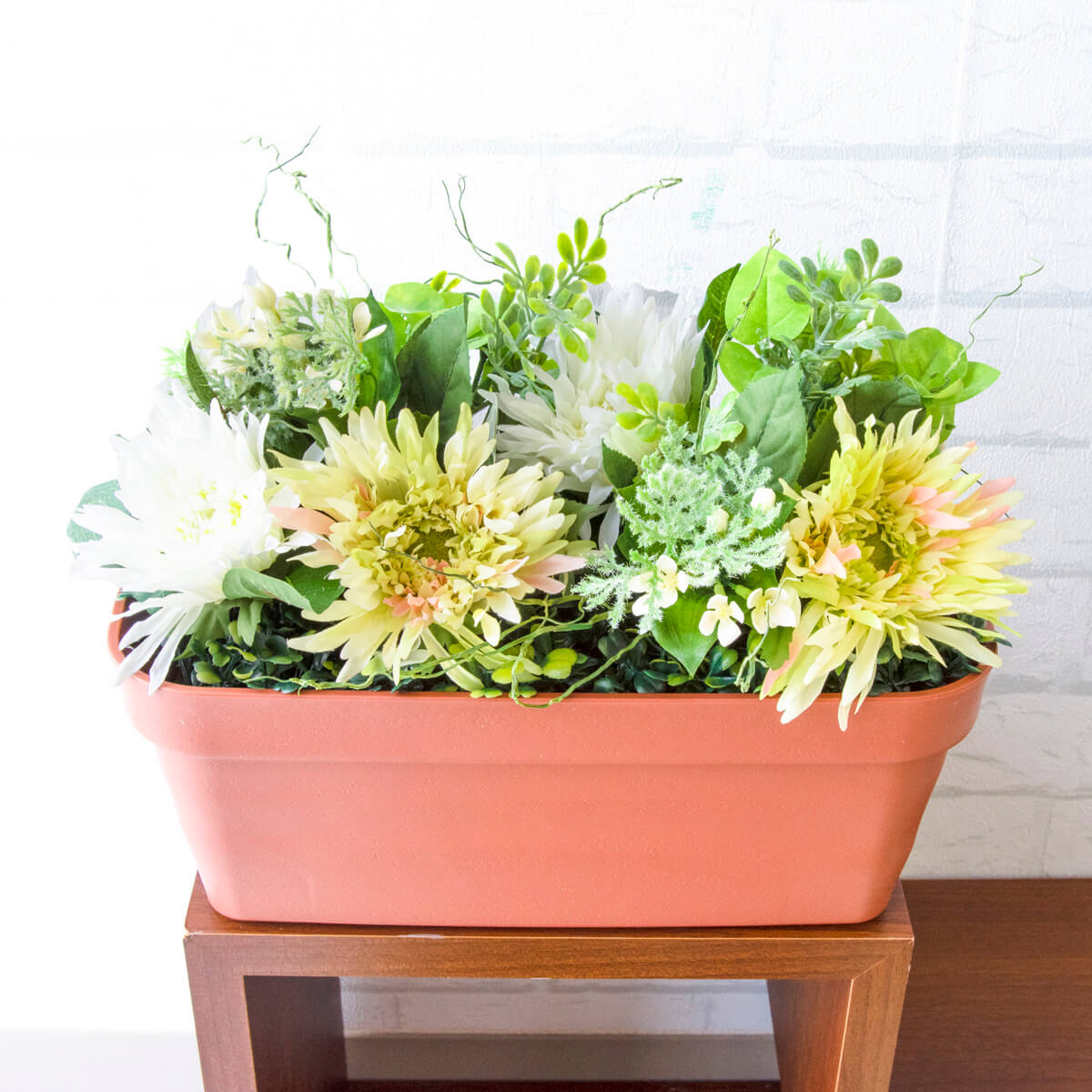 楽天市場 Pf306 造花ミニプランター スパイダーガーベラ ハーブグリーン ４個セット フラワープランター フラワーアレンジメント アートフラワー フェイクグリーン インテリア 店内装飾 おしゃれ 店舗装飾 ディスプレイ カフェ 工事現場 住宅展示場 まとめ買い