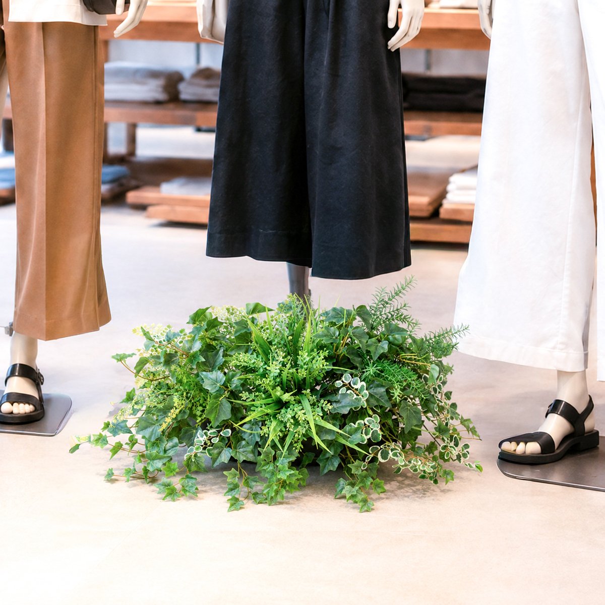 造花プランター インテリアプランター 寄せ植え フェイクグリーン フラワー アレンジメント アートフラワー 店舗装飾 ディスプレイ 商業施設 住宅展示場 モデルハウス ショールーム/PFE005-BOTBK 造花インテリアプランター(アイビー・アジアンタム・etc)｜造花と人工観葉の店舗装飾 PP-SHOP