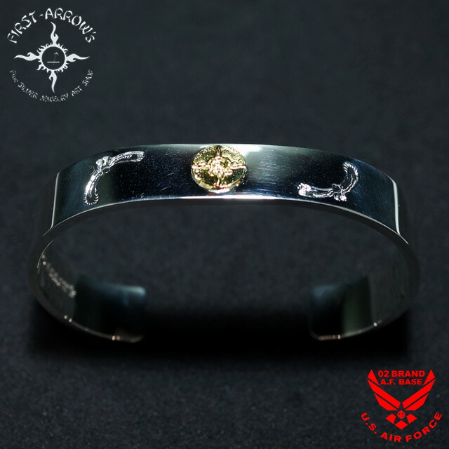 楽天市場】ポイント2倍!!ファーストアローズ K18付き唐草彫り バングル