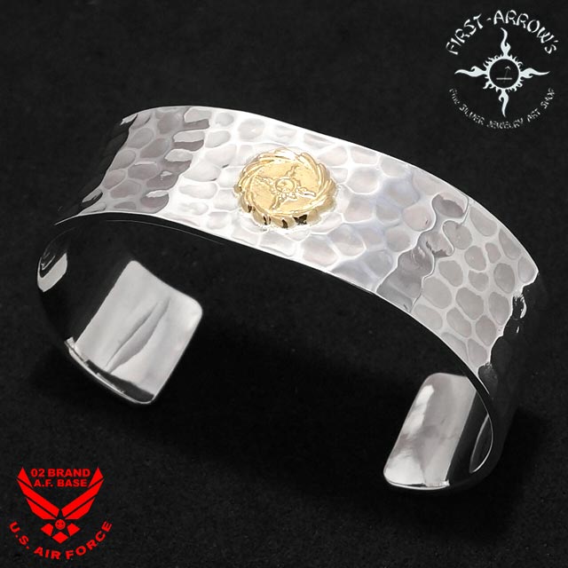 ファーストアローズ K18付き 平打ち8mm プレーンバングル 楽天市場】ポイント2倍!! ファーストアローズ K18付き 平打ち8mm