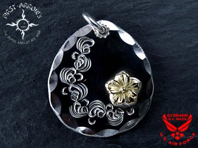 楽天市場】ポイント2倍!! ファーストアローズ K18付浮きカラ草彫り