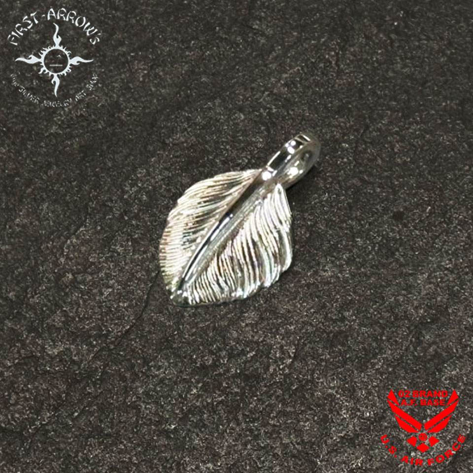 楽天市場】ポイント2倍!!ファーストアローズ K18付ハートフェザー L