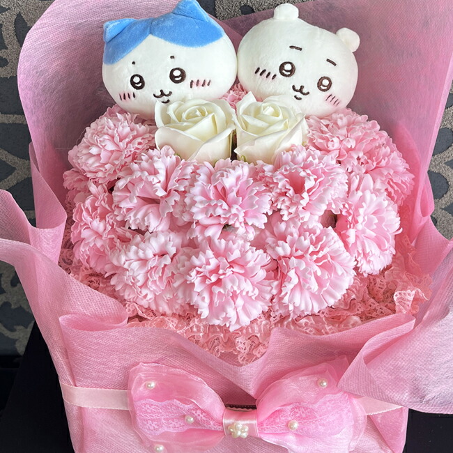 【電文 御芽出度 ちいかわ】母の日 祝電 一緒になる祝賀会 ぬいぐるみ 花  ウェルカムドール 御花差し上げ物 ハチワレ 石ケン御花 ローズ 薔薇 花 今めかしい 差し上げ物 差し上げ物 枯れないお花 胸花 御花申し合わせ  儀式用 差し上げ物 土曜取り引き カーネーション 胸花