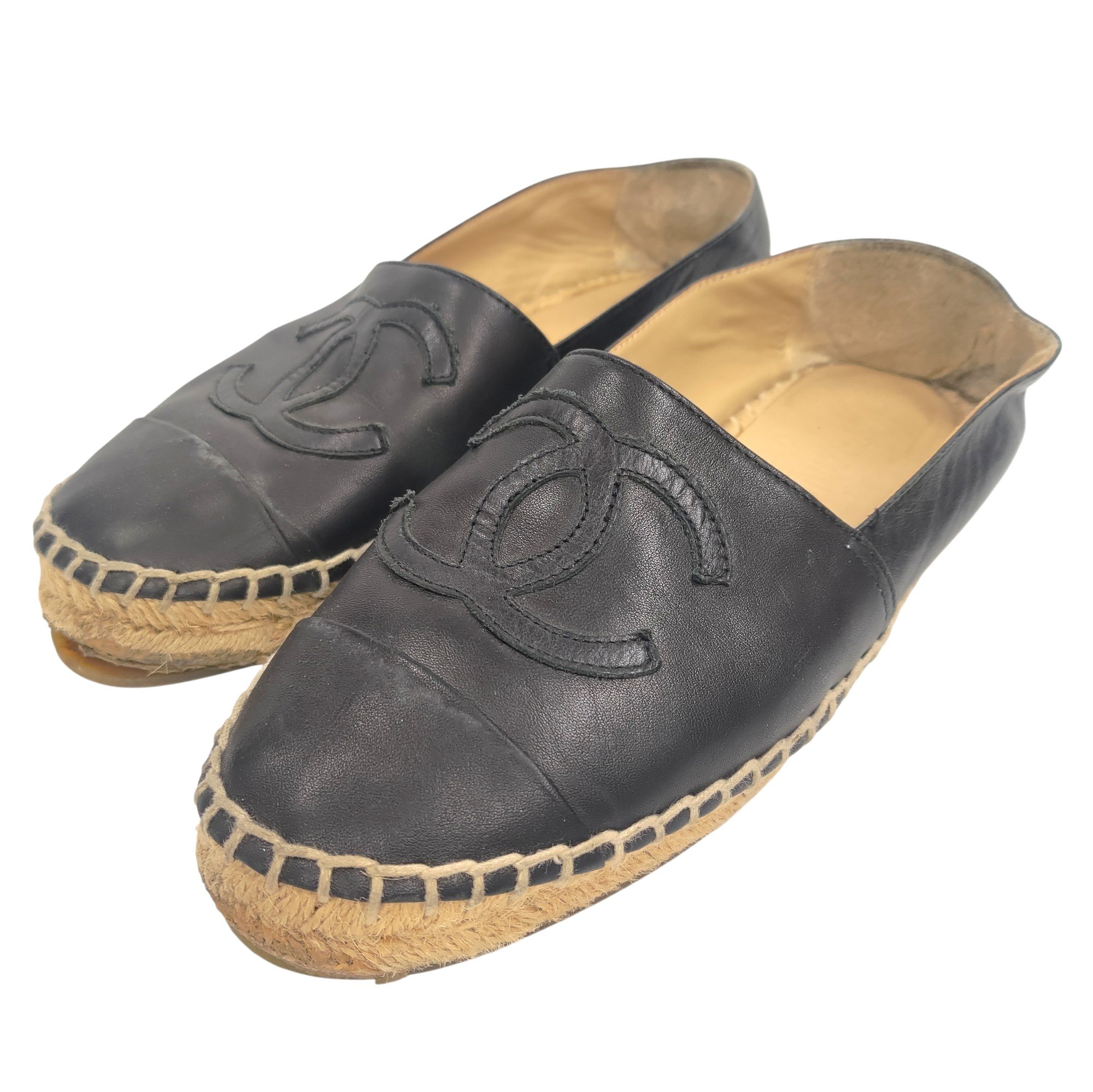 CHANEL 黒 レザー エスパドリーユ シャネル」のレザーエスパドリーユで夏気分をON！