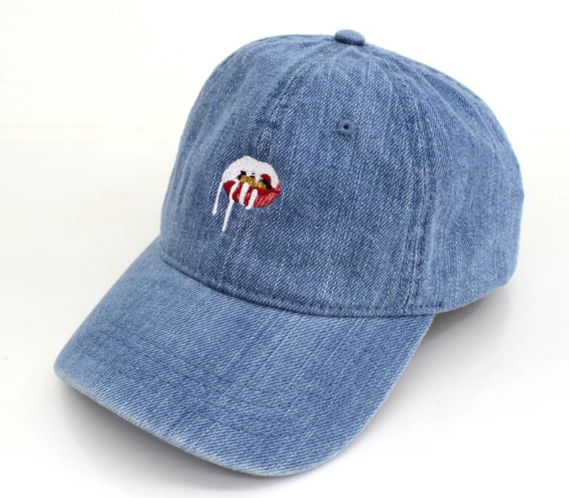 【The Kylie Shop】ザ カイリー ショップLips Dad Hat ロゴキャップ 刺繍 帽子 コットン デニム 未使用保管品【中古】