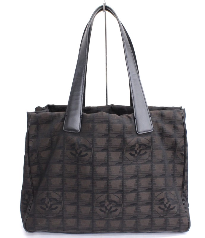 ⭐️美品⭐️シャネル　ニュートラベルラインPM コンパクトサイズ　黒　ナイロン ⭐️美品⭐️シャネル ニュートラベルラインPM コンパクトサイズ 黒