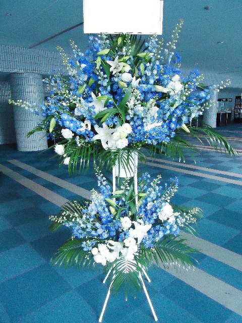 青み＆白いこと系 照明ランプ花2段 RT-ST2-2092 御祝・開店・生まれ落ちる日・畏まり・ショウルーム・モデルルームなどの御祝事に！全国送りとどける能力のある！※15時までのご申しつけるで当日送りとどける出来る分野あります。（構成要素お届けできない分野あり）