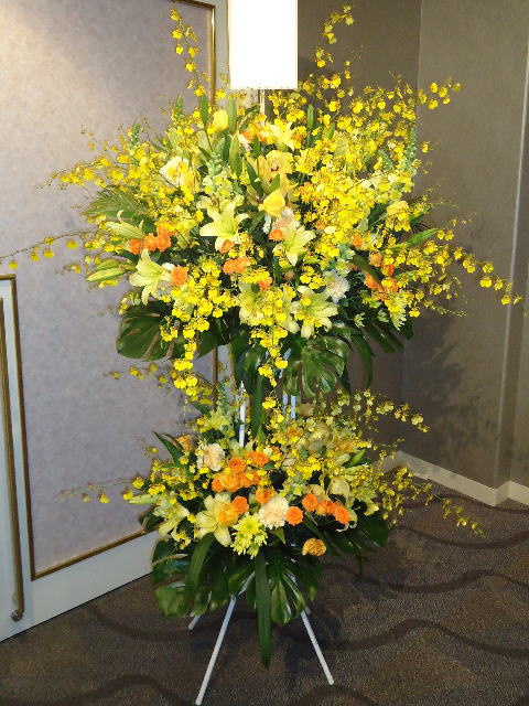 黄色＆オレンジ色系 照明ランプ花2段 RT-ST2-2047 御祝・開店・生まれ落ちる日・畏まり・ショウルーム・モデルルームなどの御祝事に！全国送りとどける能力のある！※15時までのご申しつけるで当日送りとどける出来る分野あります。（構成要素お届けできない分野あり）