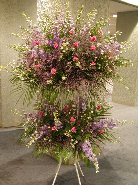 サクラ色＆パープル系 照明ランプ花2段 RT-ST2-2006 御祝・開店・生まれ落ちる日・畏まり・ショウルーム・モデルルームなどの御祝事に！全国送りとどける能力のある！※15時までのご申しつけるで当日送りとどける出来る分野あります。（構成要素お届けできない分野あり）