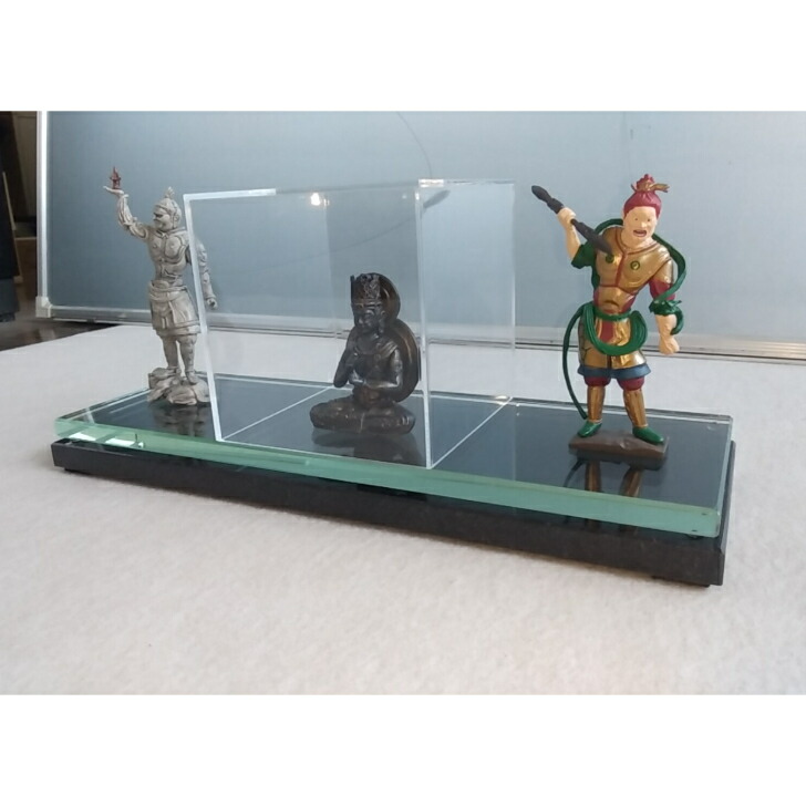 楽天市場】フィギュア台座 ガラス ディスプレイ台 黒 御影石 御影台座