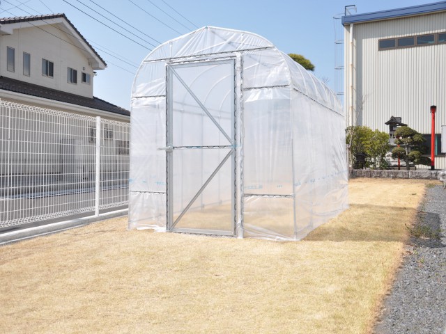自宅の庭でビニールハウス！間口1.9m 奥行3m 高さ2.15m　路地じゃ育てられなかった植物もビニールハウスなら可能に！？北海道、沖縄、離島は別途、送料がかかります。＊ヒロガーデン1.7A｜苺の花ことば