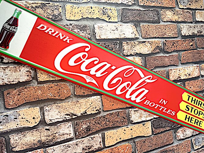 コカコーラ グッズ アメリカン雑貨 エンボス メタル ストリート サイン COCA-COLA THIRST STOPS HERE メタルサイン 店舗 ガレージ ディスプレイ 看板