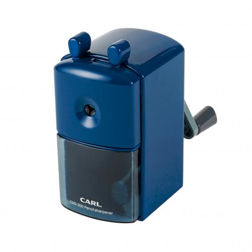 【尖んがり20倍】（まとめ） カール事務器 木筆削り CMS-300-B 4971760001674  ●外寸：幅７０×奥１３７×高１４０粍●掛け目：２９０ｇ●材質：本体＝ＡＢＳ，ＰＯＭ，ＧＰＰＳ，原則として鉄鋼，ジンクダイカスト，刃＝風変わり鋼 1台【×12仕掛ける】