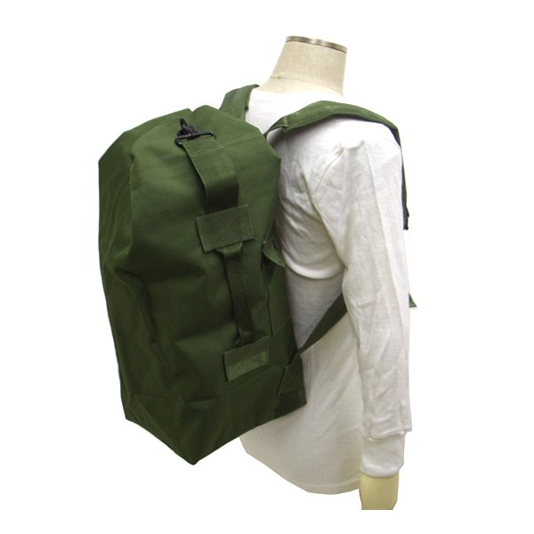 【マラソンでP最大49倍】米陸軍 防水20 L ダッフルバッグ BD005NN オリーブ 【 レプリカ 】