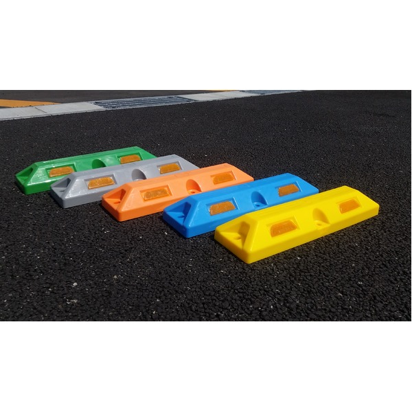 【ポイント20倍】リサイクル車止め/パーキングストップ2本セット 【高さ80mm オレンジ色】 反射プレート付き スクリューアンカーセット 【代引不可】｜インテリアの壱番館
