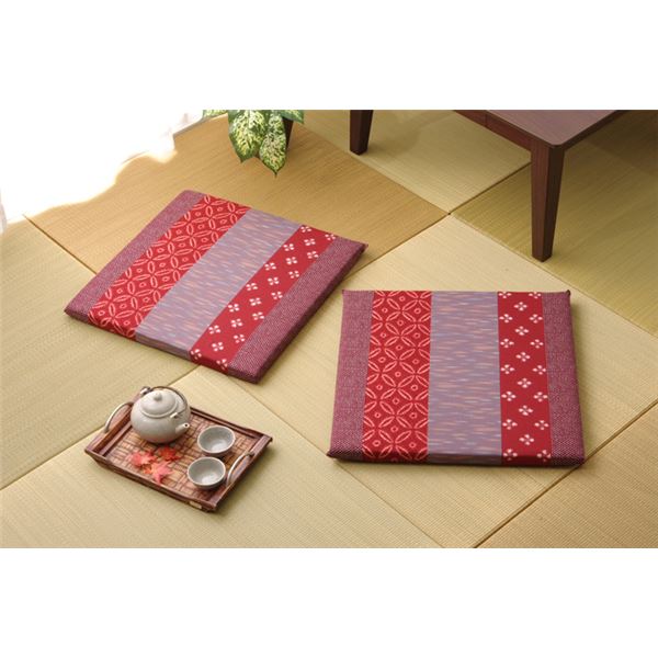 【マラソンでポイント最大47.5倍】和柄 座布団 【エンジ 約55&times;55cm 2枚組】 綿100％ 日本製 絣和柄 座布団 〔リビング 居間 店舗〕【代引不可】｜インテリアの壱番館